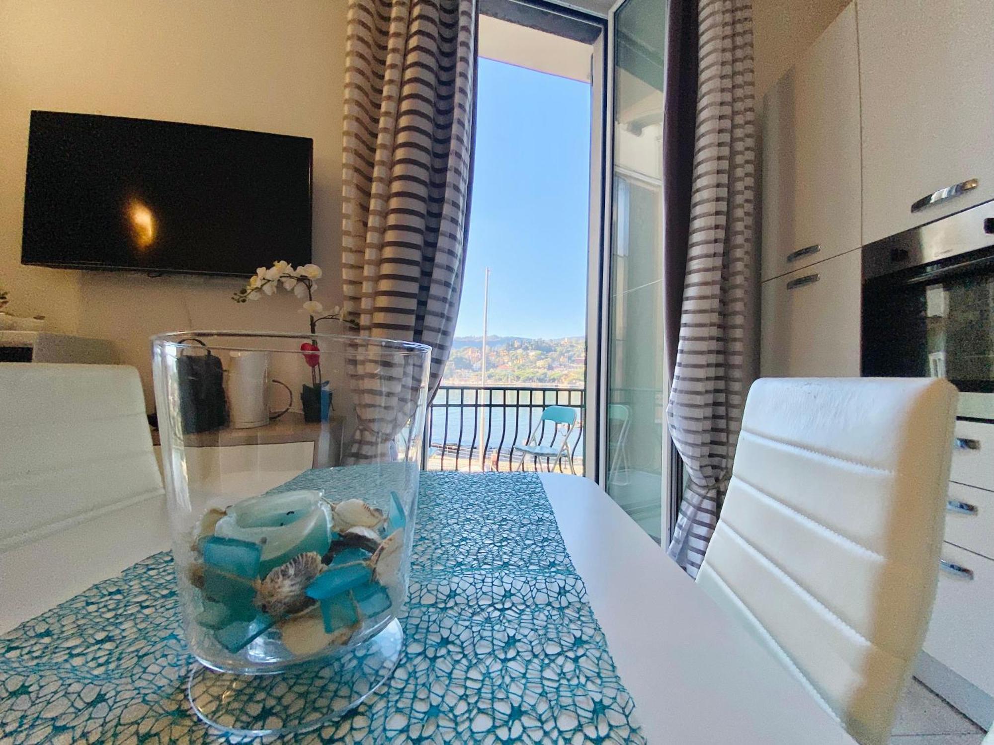 Alla Casa Rosa Al Mare- Centrale A Di Fronte Al Mare- Emozionante- Garage Privato Gratuito A 800 Mt- Aria Condizionata-Wifi Рапалло Екстер'єр фото